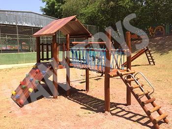 Playgrounds de Madeira Tratada